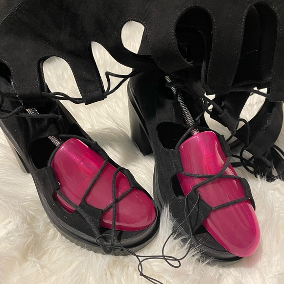 Lace up knee high zip up goth boots size 9 new with tags - Picture 5 of 5